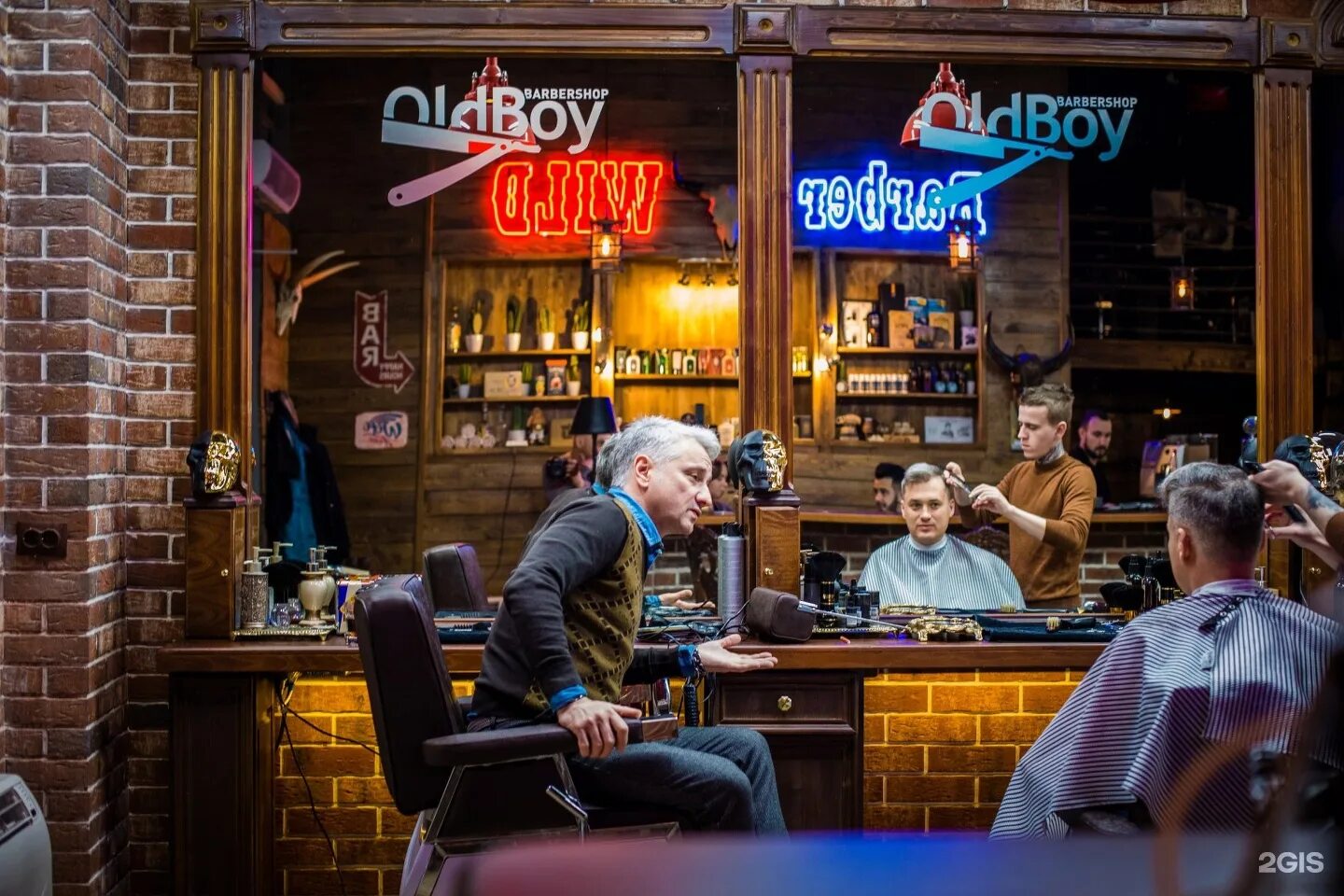 Олдбой barber. Олдбой барбершоп московский проспект. Барбершоп "oldboy", московский пр-т, 6. Олдбой кутуза барбершоп. Олдбой барбер.