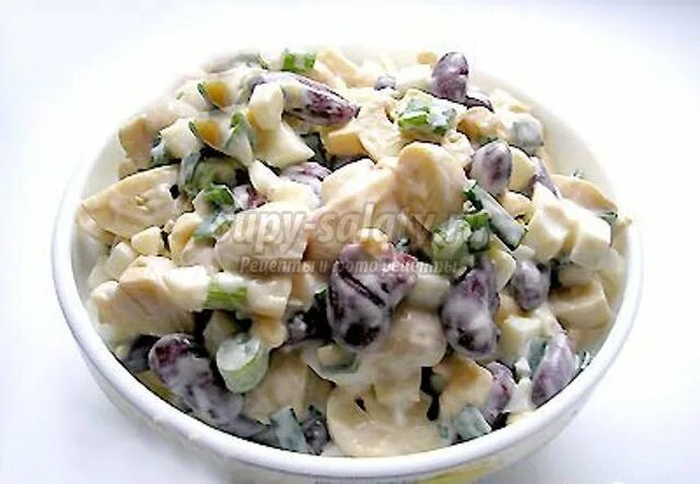 Салат с фасолью и грибами. Салатик с фасолью и грибами. Салат с фасолью и шампиньонами. Сатас с фасолью и грибами. Фасоль консервированная шампиньоны.