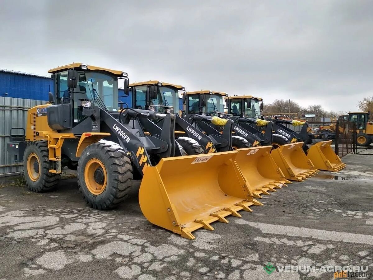 Фронтальный погрузчик lw330fn. Фронтальный погрузчик xcmg lw300fn. Фронтальный погрузчик xcmg lw330fn. Xcmg 330 фронтальный погрузчик. Xcmg 330 фронтальный погрузчик.