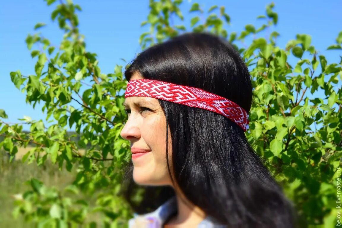 Ленты в русском народном костюме. Очелье у славян. Русский головной убор повязка. Славянский обруч очелье. Древняя русь славянка очелье.