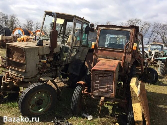 Купить трактор бу оренбургской области. МТЗ-80 трактор сломанный. МТЗ 80 трактор с консервации. Кабина ЮМЗ на т 25. Т 25 И ЮМЗ.