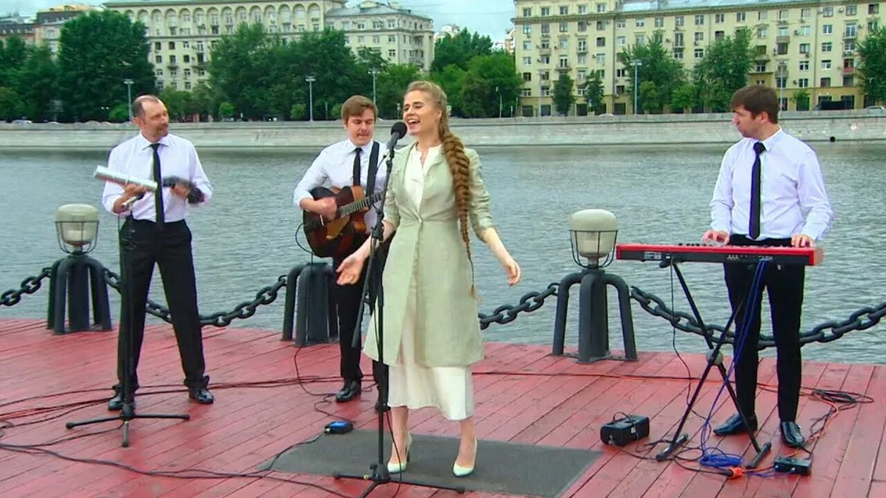 Песни брадобрей слушать. Песни брадобрей слушать. Песни брадобрей слушать. Лев и брадобрей. Песня брадобрей караоке.