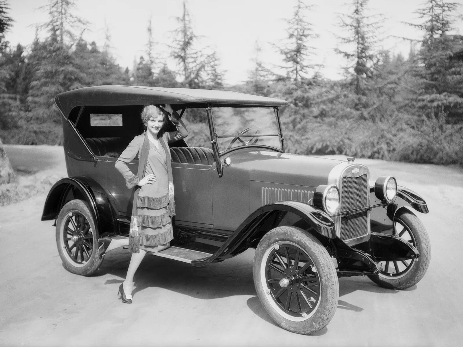 Автомобили 1 час. Шевроле 1926. Chevrolet Superior 1923. Chevrolet Superior 1926 г. Шевроле 1927 года.