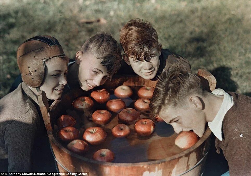 Model bobbing only 1.16 5. Bobbing for apples игра. bobbing for apples на хэллоуин. праздник плавающих яблок. ловля яблок.