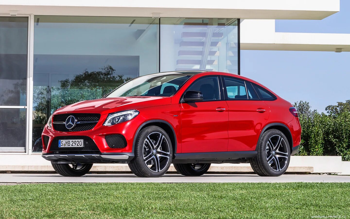 Купить gle купе мерседес. Mercedes Benz GLE 450 Coupe. GLE 450 AMG. GLE 450 AMG 4matic. GLE Coupe 450 AMG.