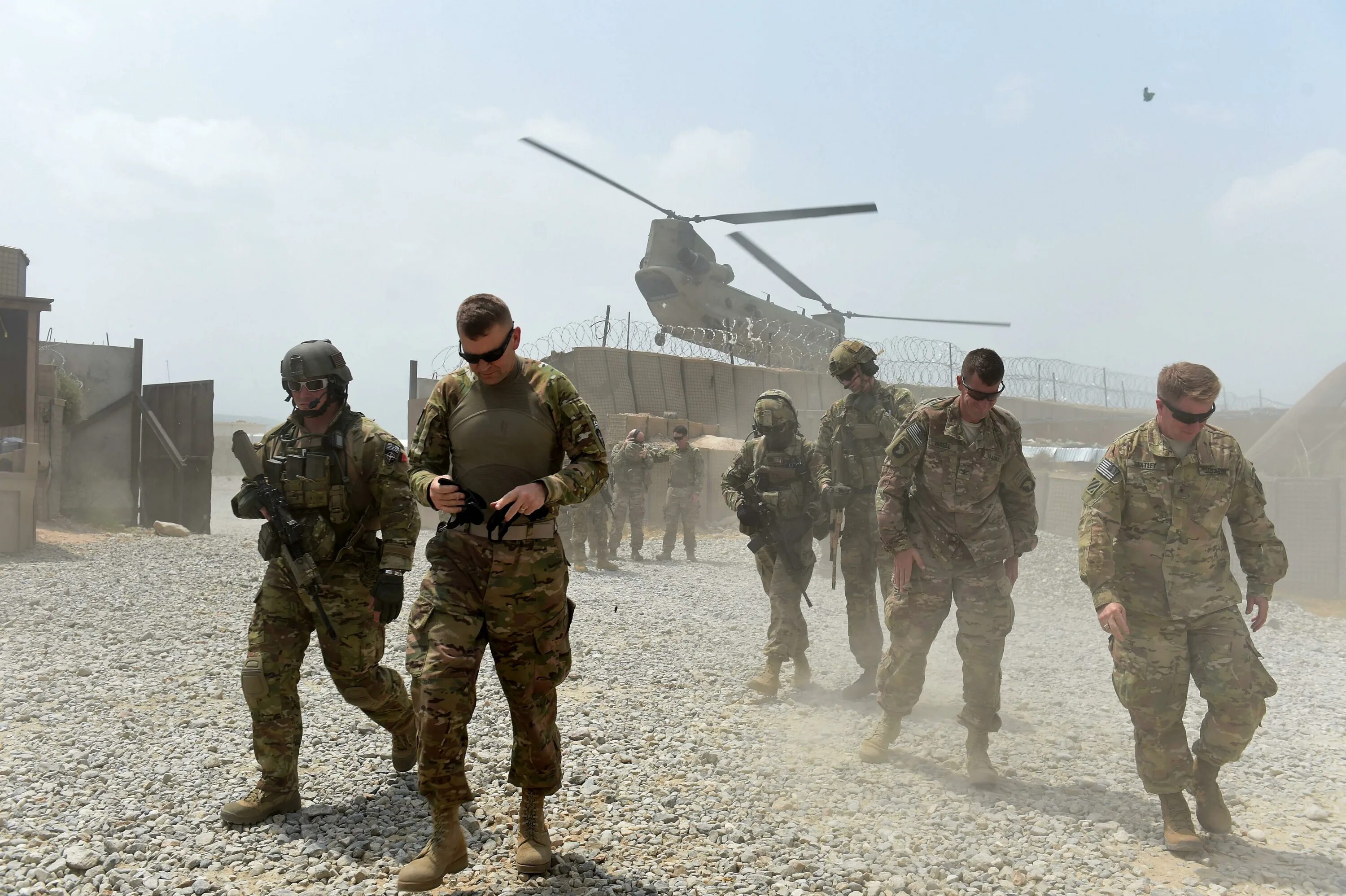 Войска нато высадились. Вторжение в Афганистан 2001. Американские войска в Афганистане. Американские военные в Афганистане.