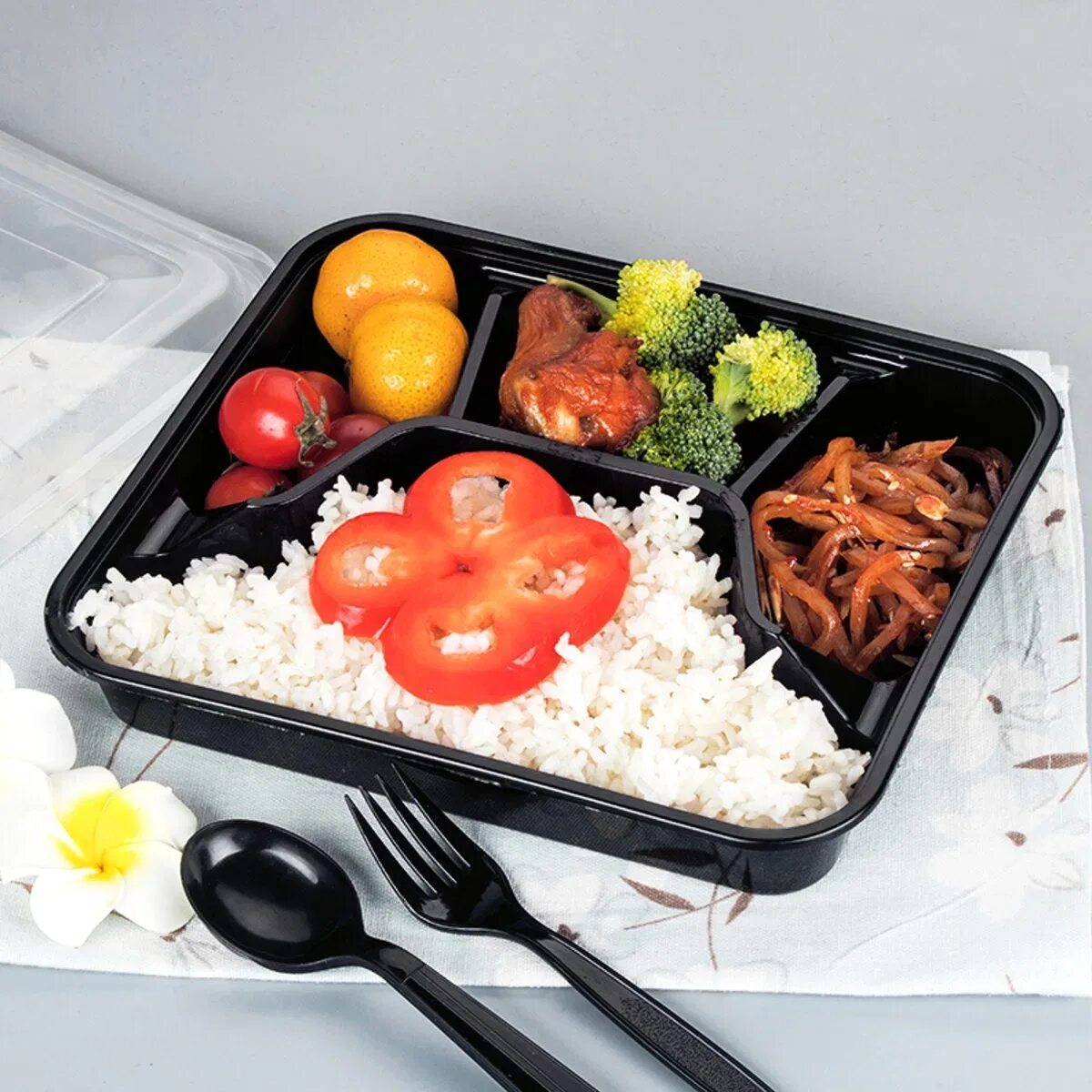 Bento lunch Box одноразовые. Контейнер секционный кд-308 Бенто. Блюда в контейнерах. Питание в контейнерах. Ланч бокс обеды