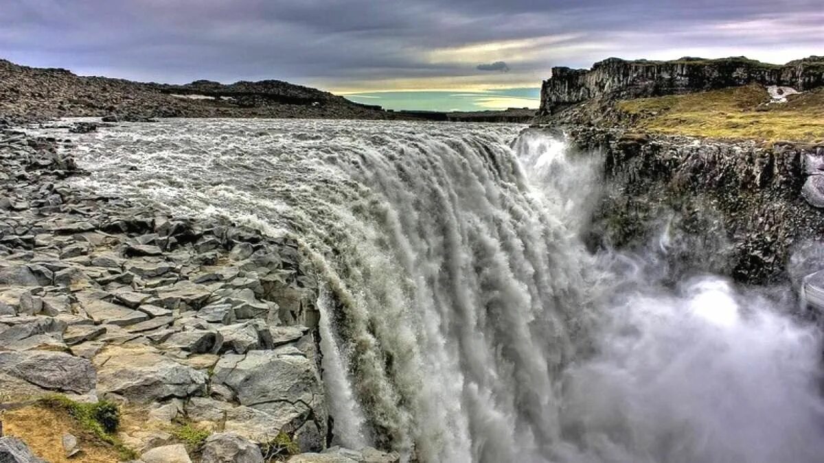 Водопад Dettifoss, Исландия. Исландский водопад Деттифосс. Деттифосс-самый большой водопад в Европе. Водопад Деттифосс Исландия фото. Река самый большой водопад