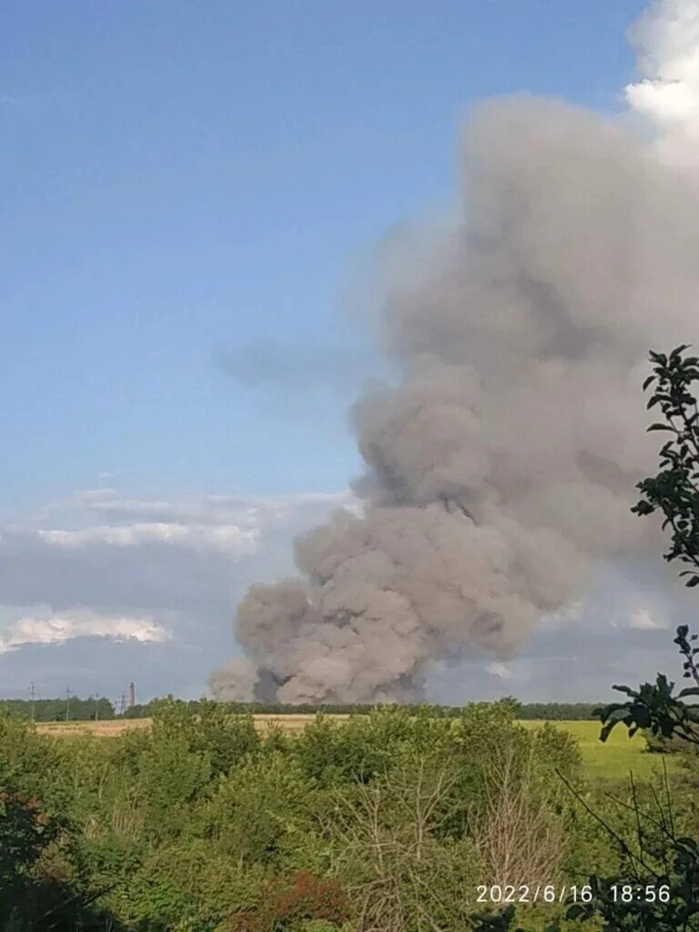 Хрустальный красный Луч Луганская область. Взрыв завода красный Луч. Завод красный Луч 2022 взрыв. Завод красный Луч Луганская область. Взрыв хлопок сегодня