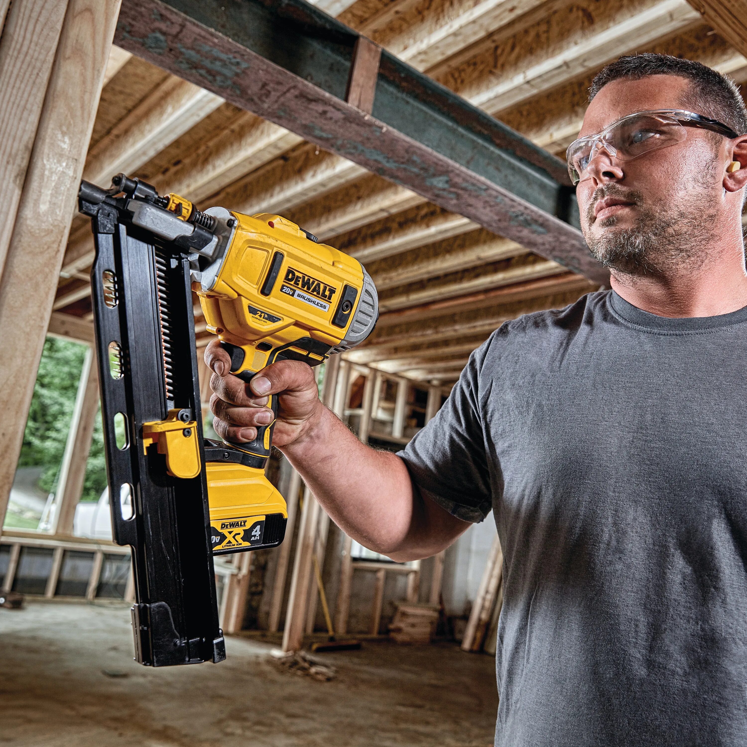 DEWALT dcn21plm1. Райдеры DEWALT. DEWALT фото. Насадки на нейлер DEWALT 890. Дрель мен купить