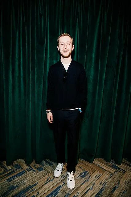 "Сэм ищет работу", - израильский актер Трескунов, послился в Испании, но смотрит