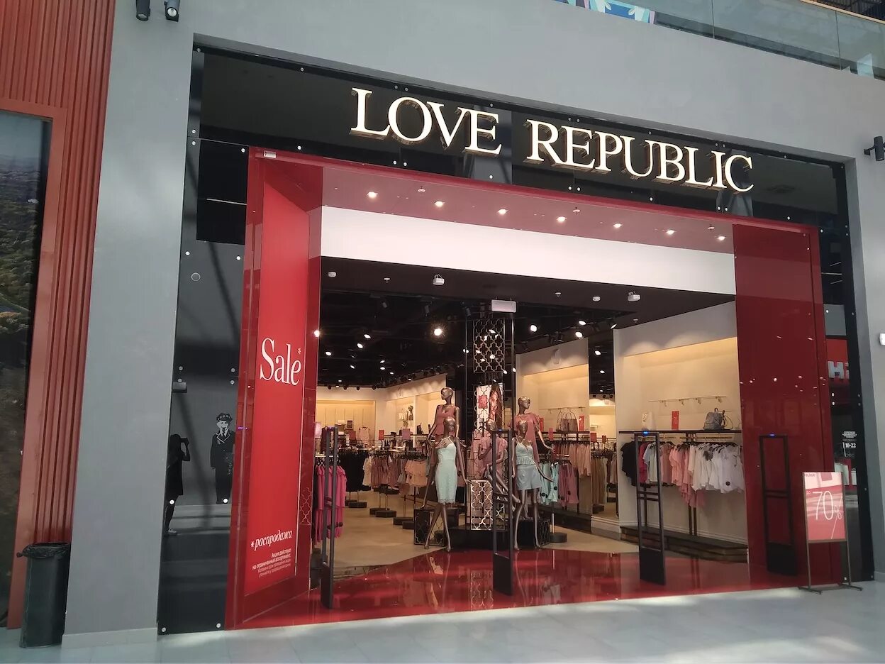 Love republic воронеж. Лав репаблик магазин метрополис. love republic ривьера. love бренд одежды. love republic павелецкая плаза.