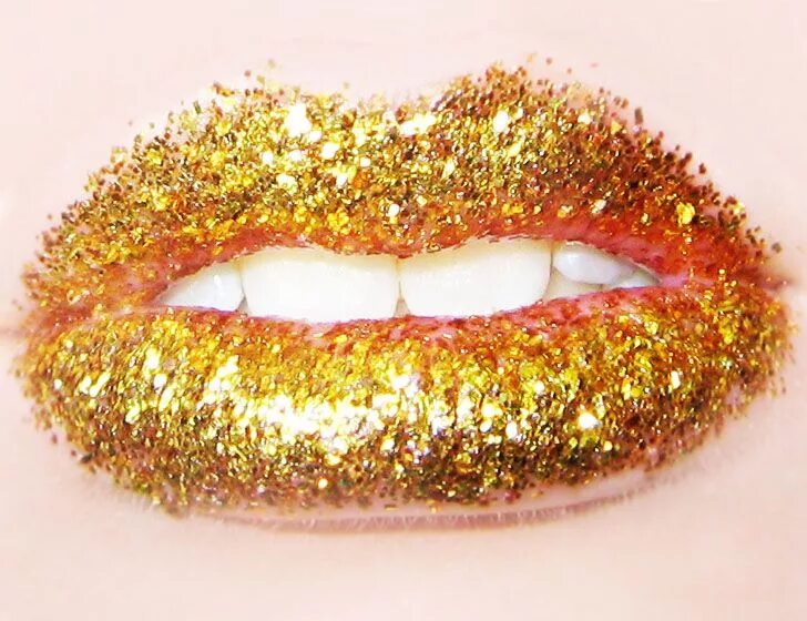 Желтые губы. Золотые губы. Золотые губы. Lips gold. Золотые губы.