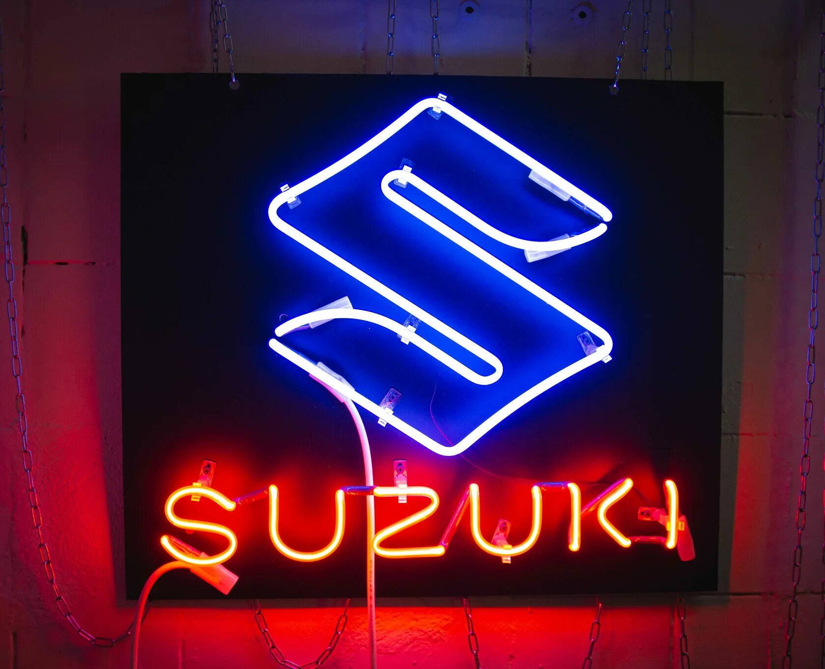 Вывеска reklaman neon ru. Неоновая вывеска на оргстекле. Неоновая табличка. Неоновая вывеска надпись. Неоновая вывеска магазин.