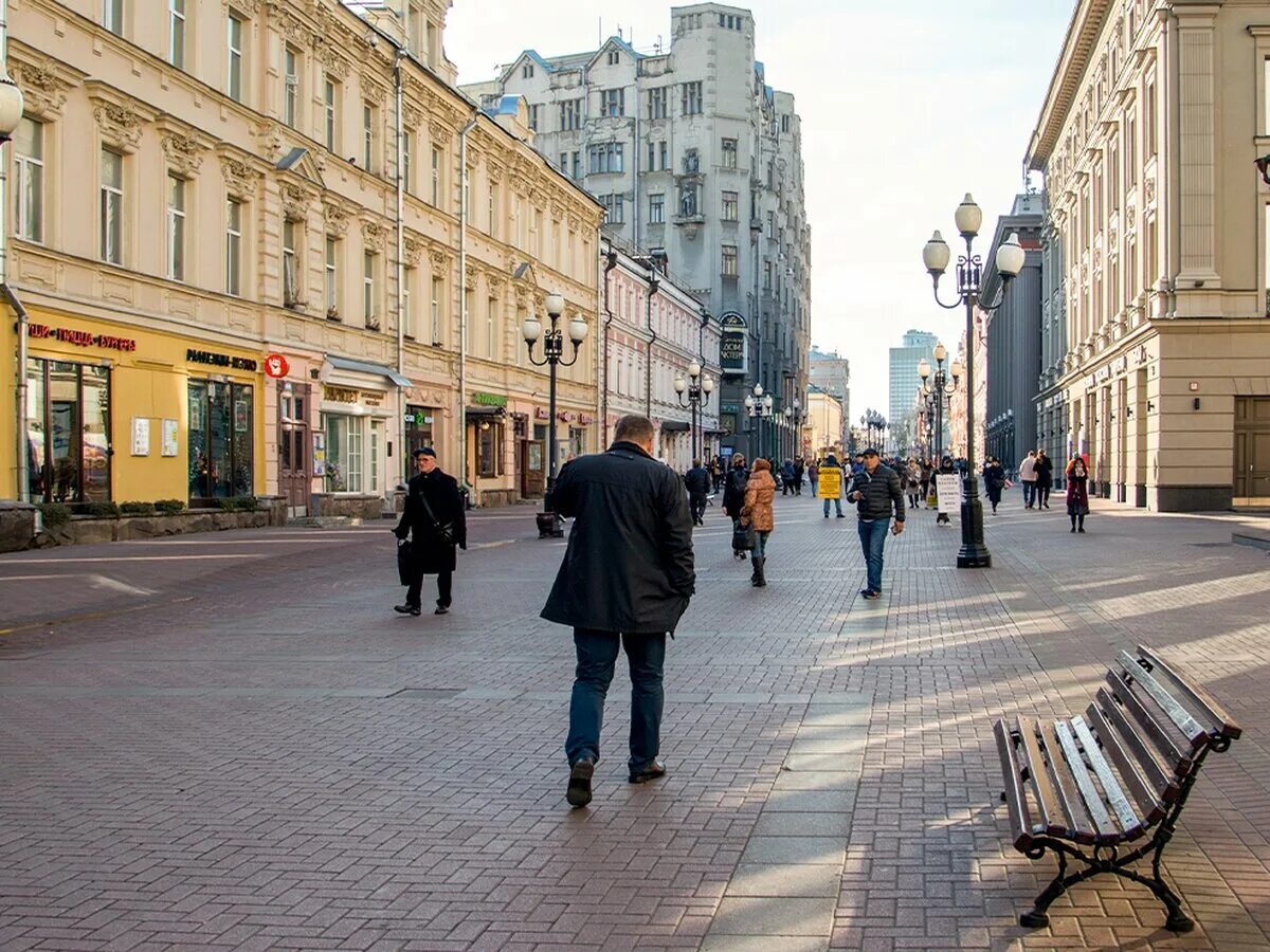 Арбатская видео. Улица Арбат (старый Арбат). Старый Арбат 2021. Москва Арбат старый Арбат 2022. Старый Арбат пешеходная улица.