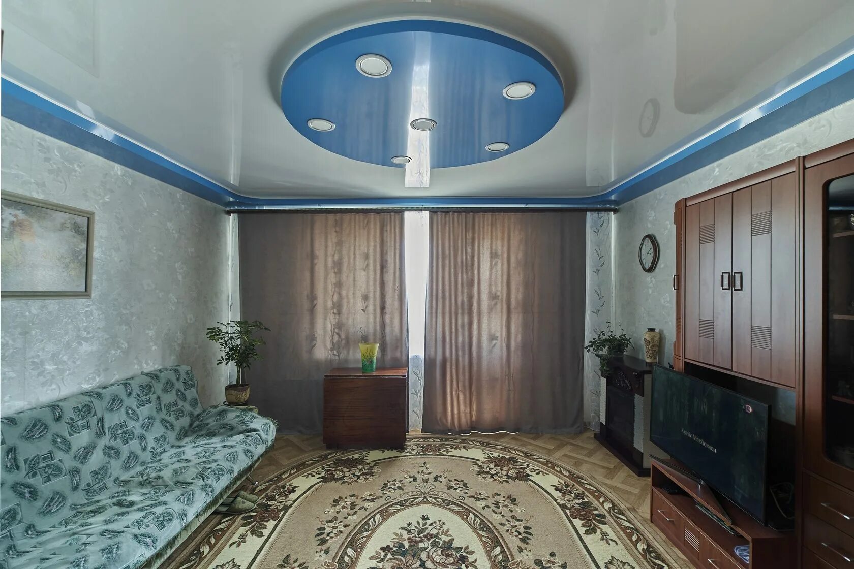 Мир потолков. Потолок зал стерлитамаке. Башдекор натяжные потолки стерлитамак. Башдекор натяжные потолки салават. Натяжные потолки стерлитамак.