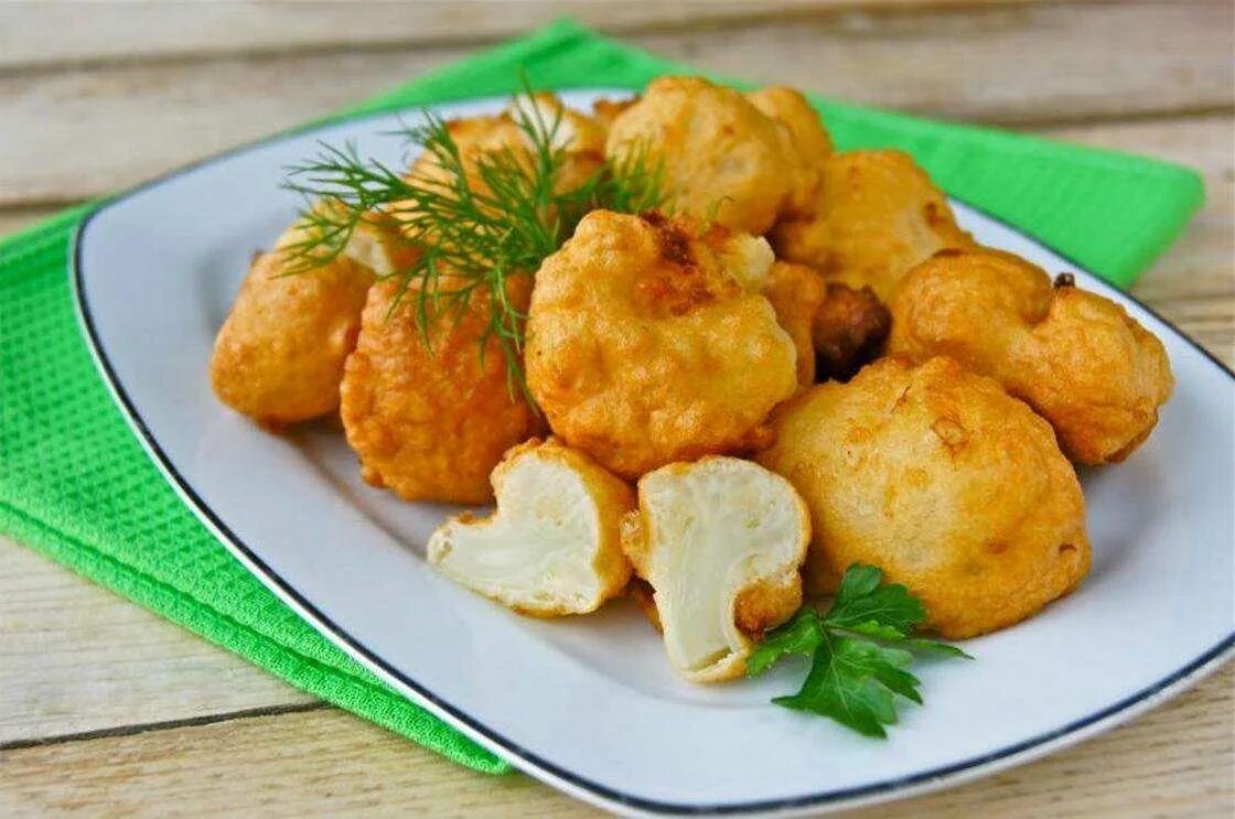 Как приготовить вкусно цветную капусту в кляре. Жареная цветная капуста в кляре. цветная капуста в кляре в духовке. цветная капуста в сухарях. цветная капуста во фритюре.
