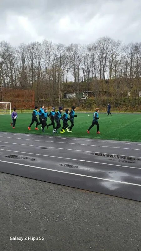 омега сахалин. югыдъяг школа. заря искитим мини футбол. шф ивгу спортзал. академия аленичева футбол мытищи.