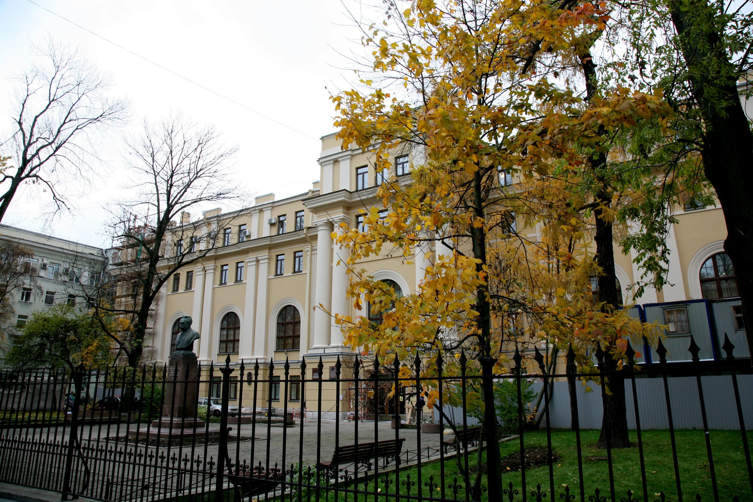 Институт им проф а л поленова. Институт поленова в санкт-петербурге. маяковского 12 институт поленова. александринская больница брюллов. рнхи поленова.