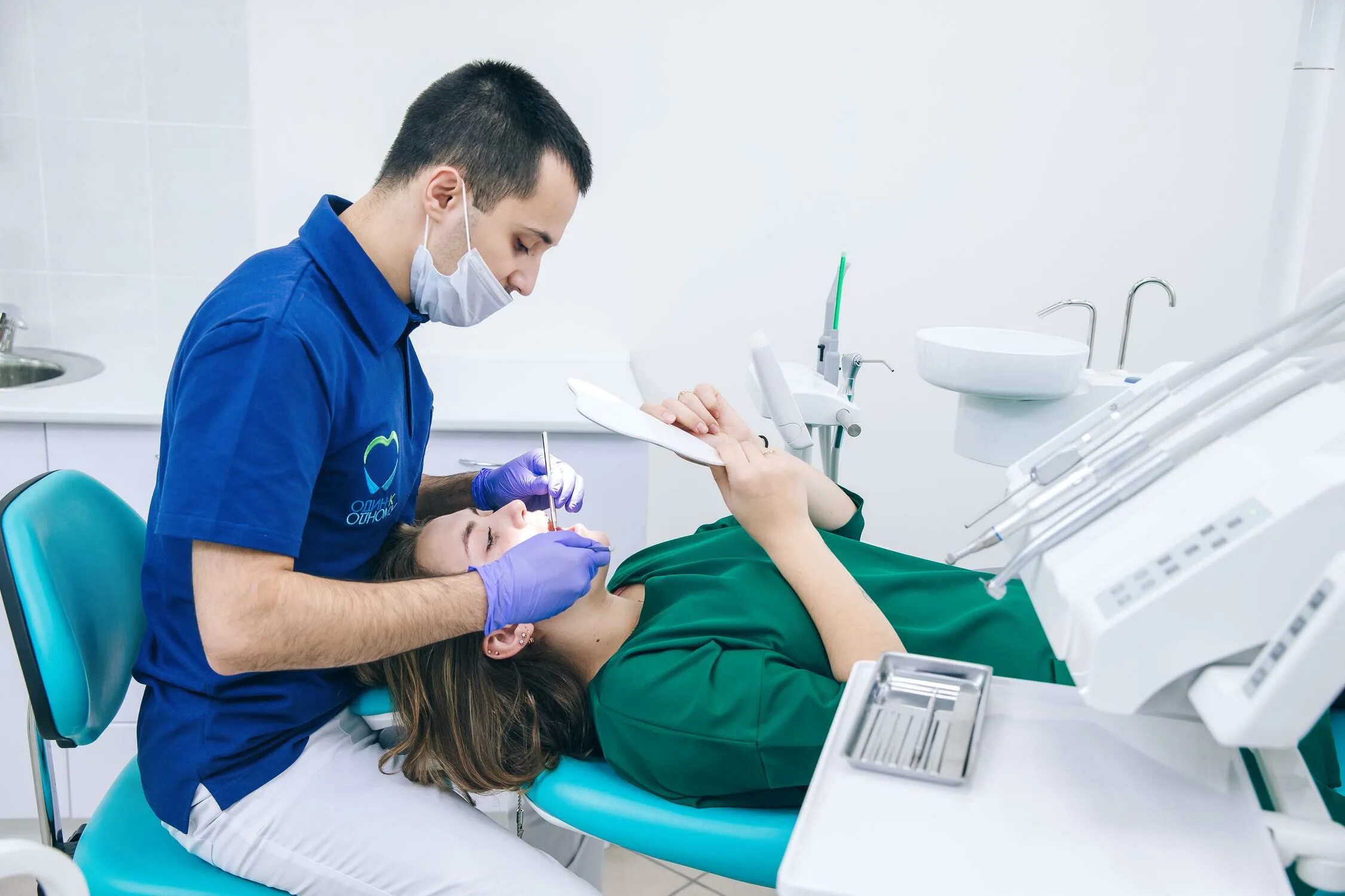 Один к одному стоматология пермь борчанинова. Стоматологии г пермь. Стоматологии г пермь. Стоматологическая клиника один к одному. Зубная клиника.