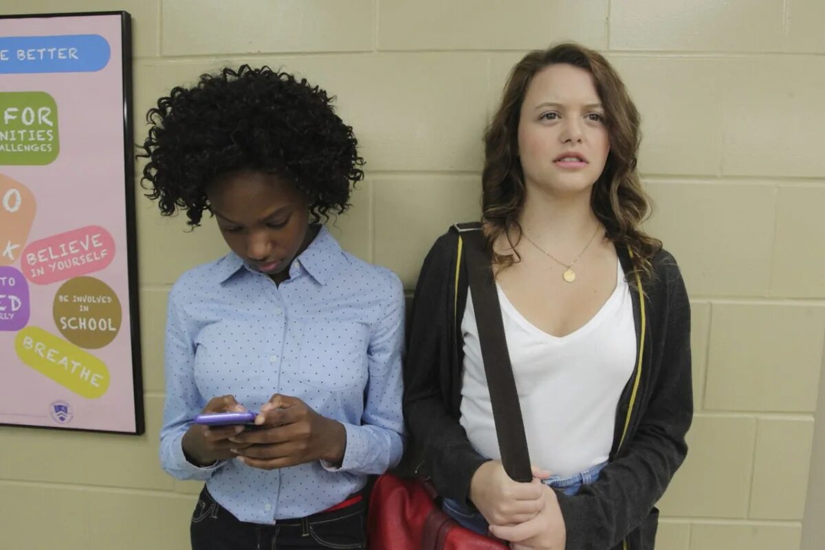 The class next door. Деграсси: новый класс/ degrassi: next class. деграсси: новый класс сериал 2016–2017. деграсси: новый класс (2016). деграсси новый класс 1 сезон.