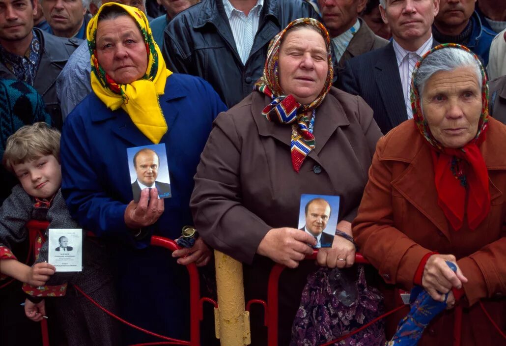 лихие 1990-е москва. святые 90-е. россияне в 90 х. ммм митинги 1994. россияне в 90 х.