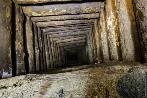У входа в вертикальную шахту глубиной 85