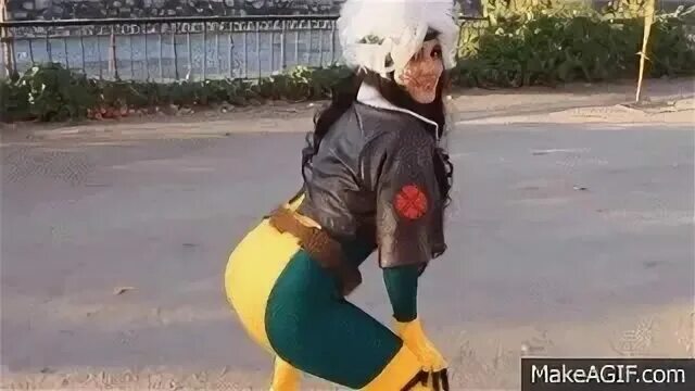 Тверк косплей. Косплей тверк. косплей тверк gif. косплей девушки тверк. тверк косплей аниме.