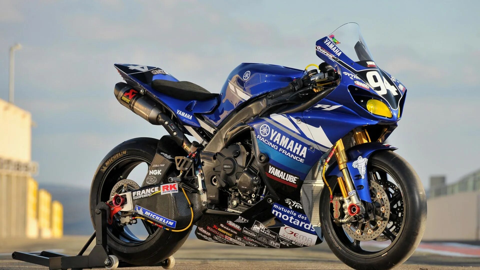 Спортбайк ямаха р1. Yamaha r6 2022. Suzuki r6. Спортивный мотоцикл yamaha yzf-r1. Yamaha yzf-r1 2021.