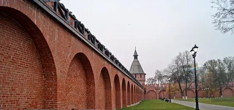 Из какого кирпича кремль