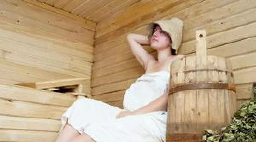 Деревне баню мамой. Баня для беременных. Беременные в сауне. Фотосессия беременной в бане.