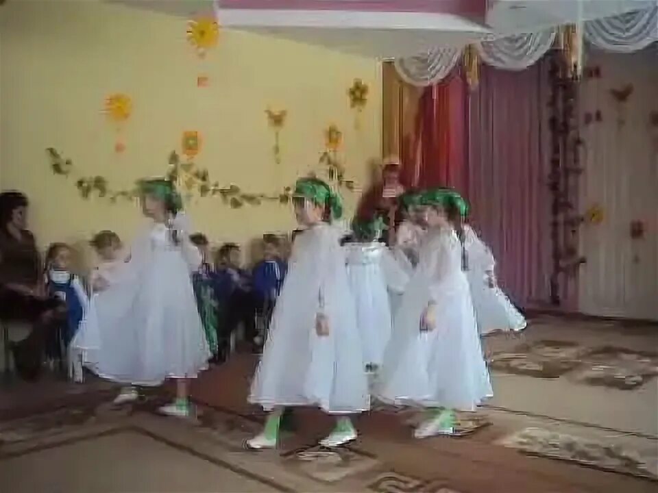 Школа 354 им карбышева. Танец березки в детском саду. Костюм березки для девочки. Детский танец березонька. Детский танец березонька.