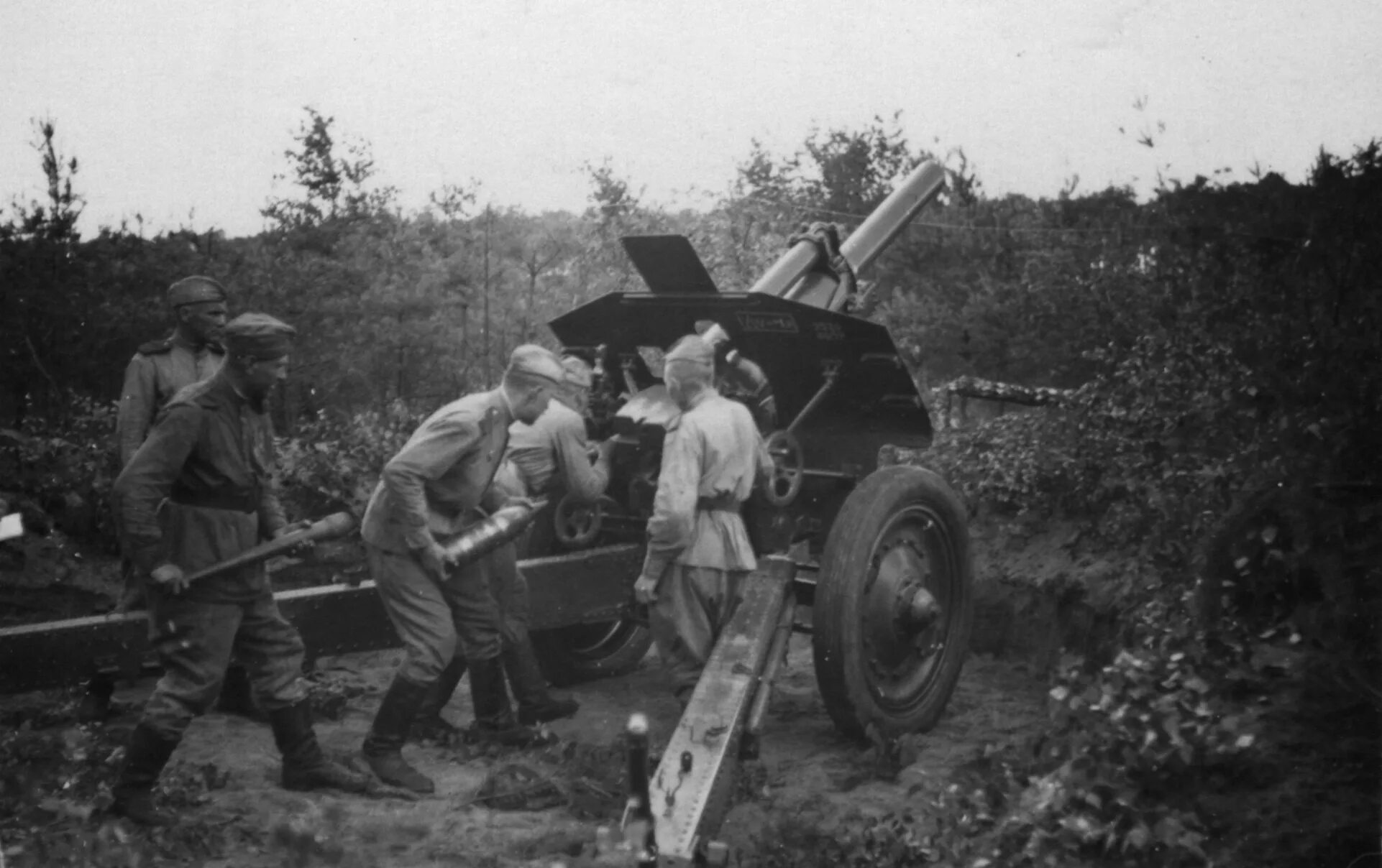 Артиллеристы открывают рот. 122-Мм гаубица м-30 ВОВ. М-30 гаубица ВОВ. 122-Мм гаубица 1943 года. Гаубица 122 мм Великой Отечественной войны.
