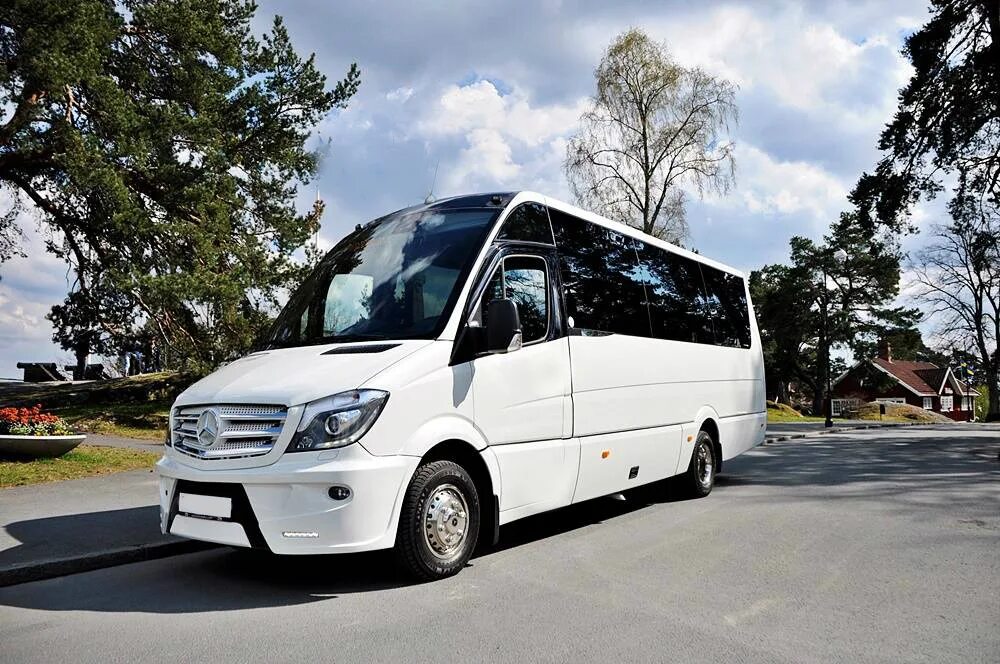 Мерседес Спринтер на 40 мест. Mercedes Sprinter 2022. Мерседес Спринтер пассажирский. Mercedes Sprinter 2020.