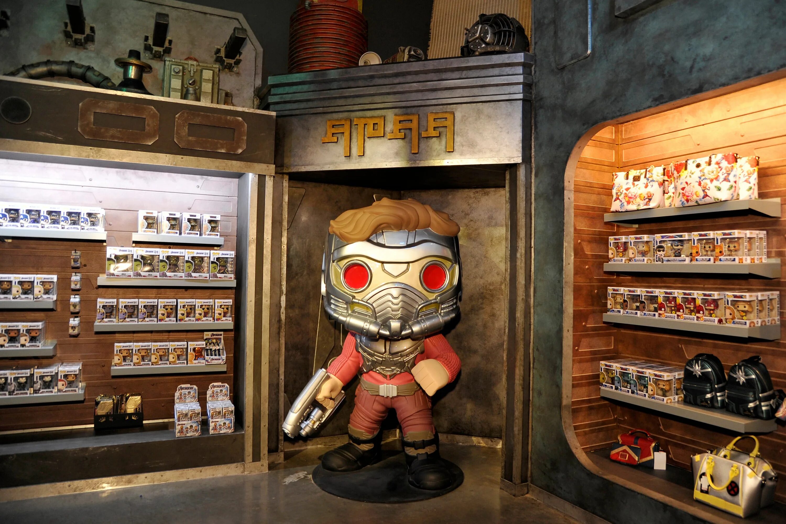 Funko store. Фанко поп шоп. funko hollywood. отель гранд будапешт фанко поп. funko pop charlie and the chocolate factory.