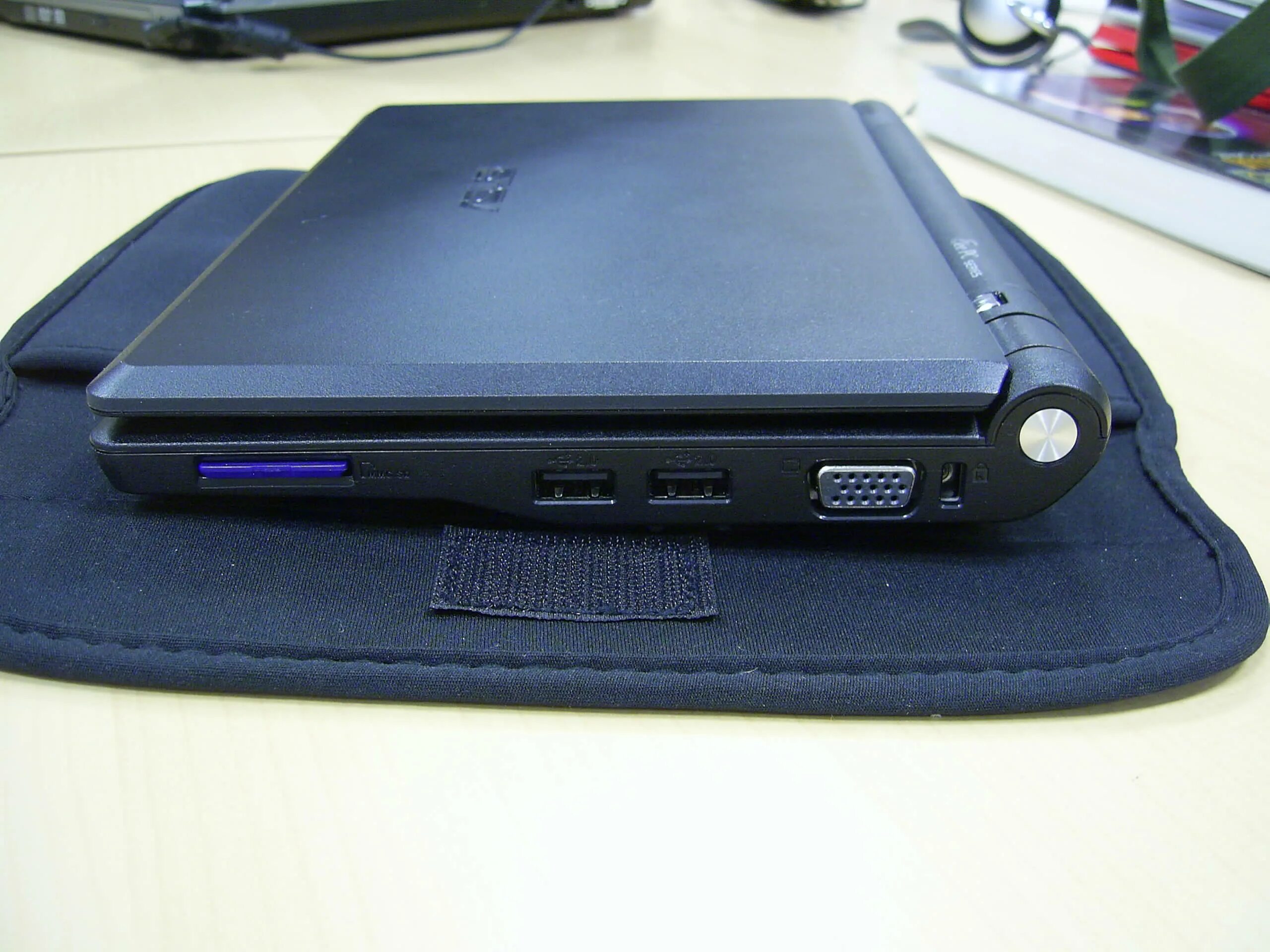 Нетбуки asus eee 700. Asus eee pc 700. asus eee pc 700x. нетбук еее pc 700. asus eee pc 700 мод.