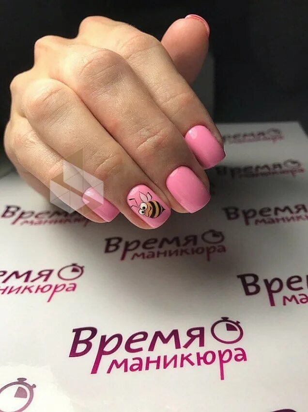 Нужны открытки маникюра. Обрезной маникюр. Салон ногтей в кирове. Время маникюра. Салон маникюра киров.