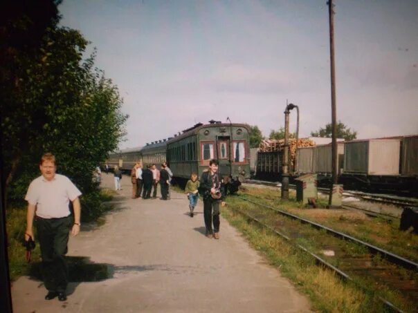 Ранний приезд. Сортавала 1990 годы. Сортавала старый вокзал. Ишим в 1990 году. Сортавала 90х.