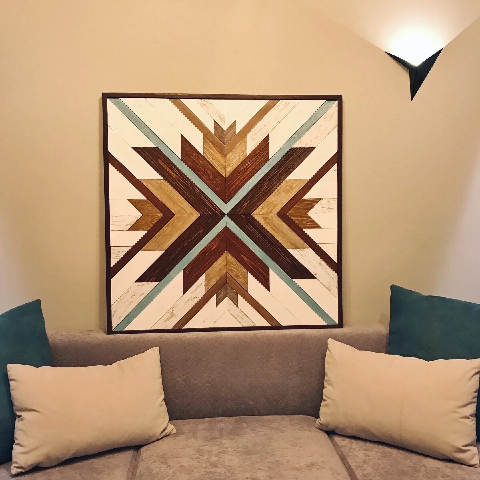 Дизайнерские панно на стену. Декоративное перо на стену. Декоративное панно. Панно своими руками. Варианты панно.