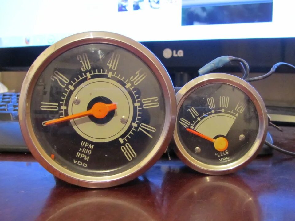 Тахометр 60мм. Тахометр и указатель температуры. Датчик уровня топлива auto gauge. Тахометр 3000 оборотов. Тахометр и указатель температуры.
