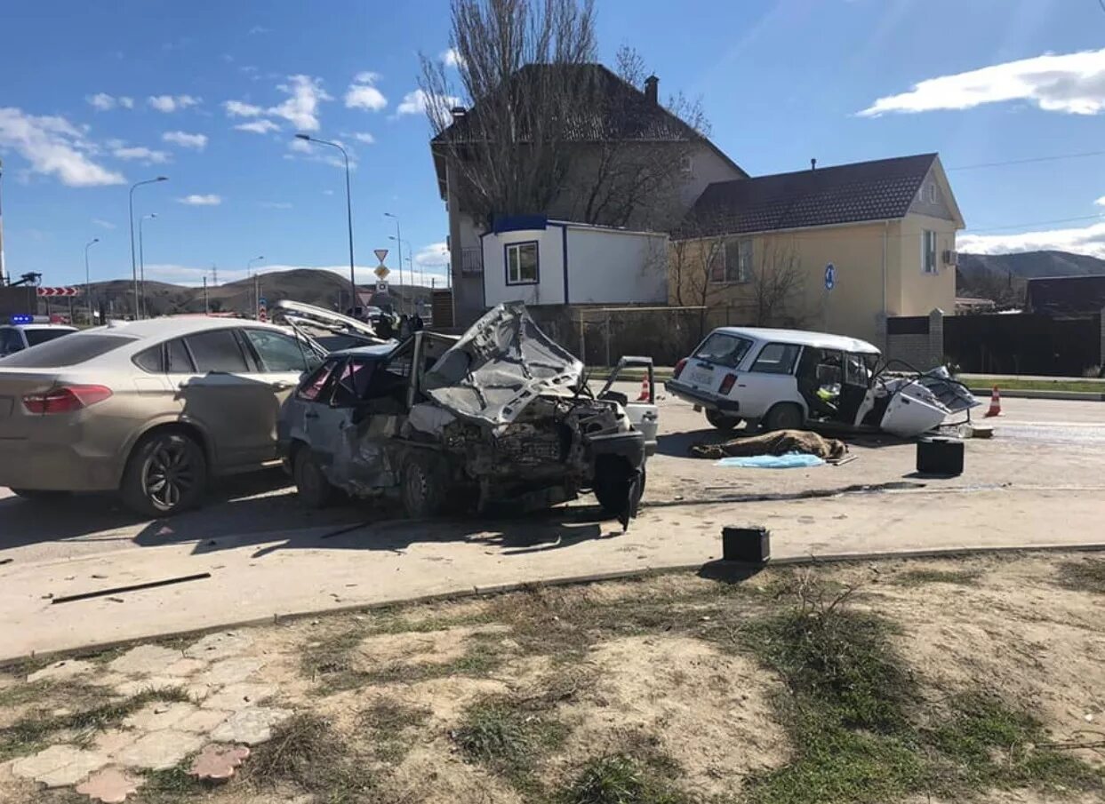 Чп крыма на автодороге. Дтп в крыму за последние сутки. Происшествия в крыму сегодня. Дтп с грузовиком симферопольский район. Происшествия в крыму сегодня.