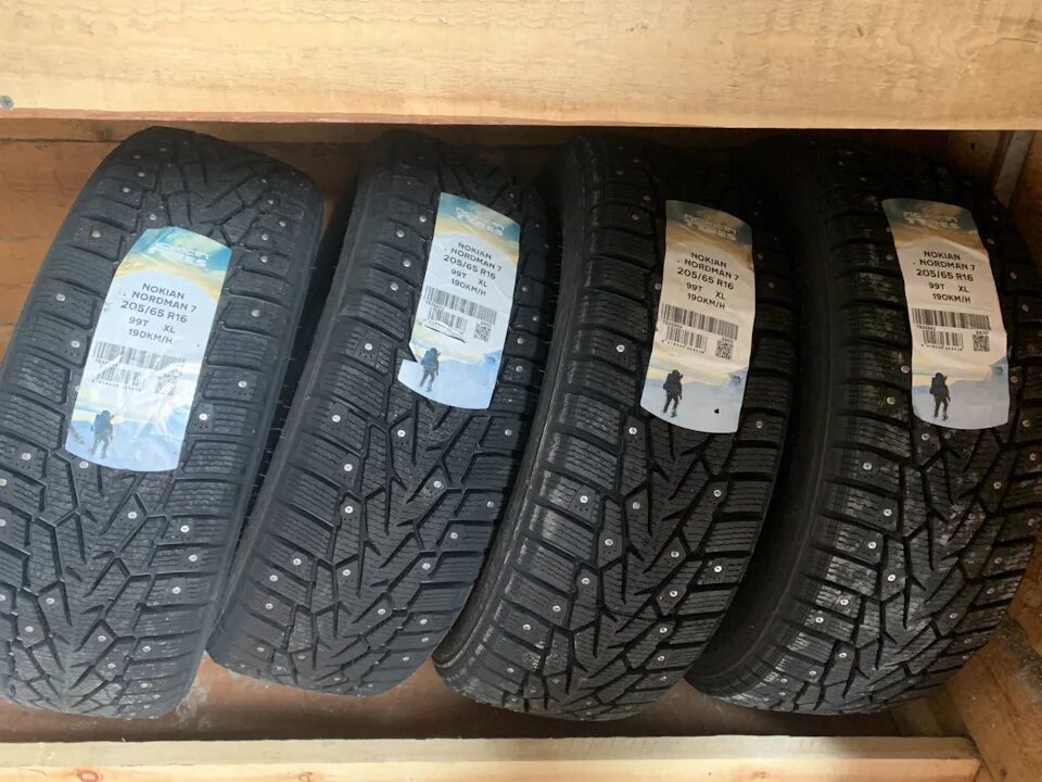 Шины нокиан нордман 7 зима. Нокиан нордман 7. нокиан нордман 7 19560. nokian tyres nordman 7. nordman 7 19560 r15 92 t шипы.