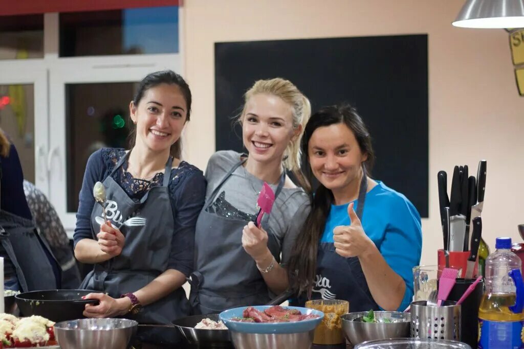 Вилка уфа кулинарная студия. Вилка уфа кулинарная студия. Мастер классы для подростков. Мастер класс для детей уфа. Пицца в школе.