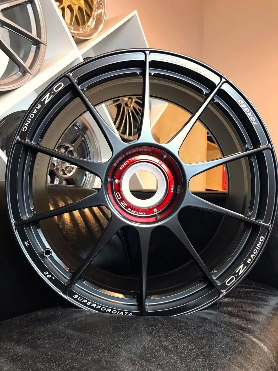 Самые известные диски. Oz Racing Superforgiata. Oz Racing диски r15 кованые. Диски oz Superforgiata. Диски oz Racing 15.