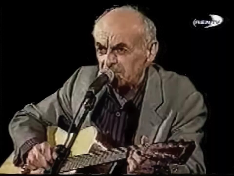 Б ш окуджава. Окуджава вечер. Окуджава поет. Окуджава мое поколение. Окуджава концерт в париже.
