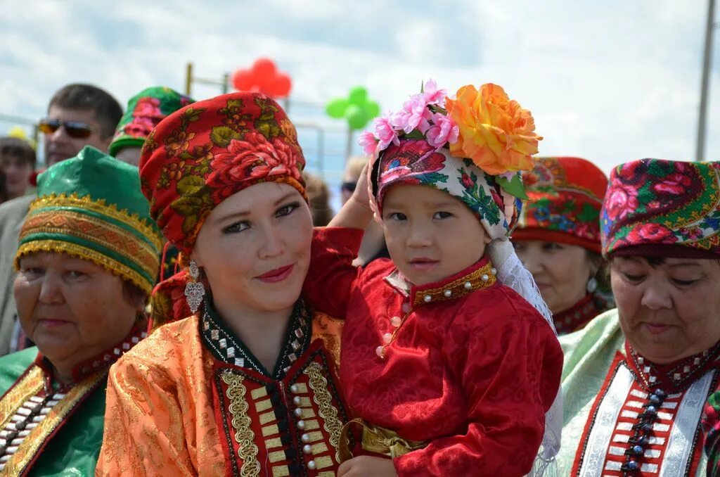 Народы проживающие в кемеровской области. Народы Кузбасса телеуты. Коренные народы Кузбасса телеуты. Алтайцы телеуты. Народы Сибири телеуты.