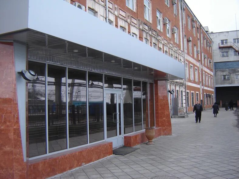 Во дворе. Зеленоград 18 микрорайон двора. Казань ул юлиуса фучика садик. Товарный двор 18а. Двор 18.