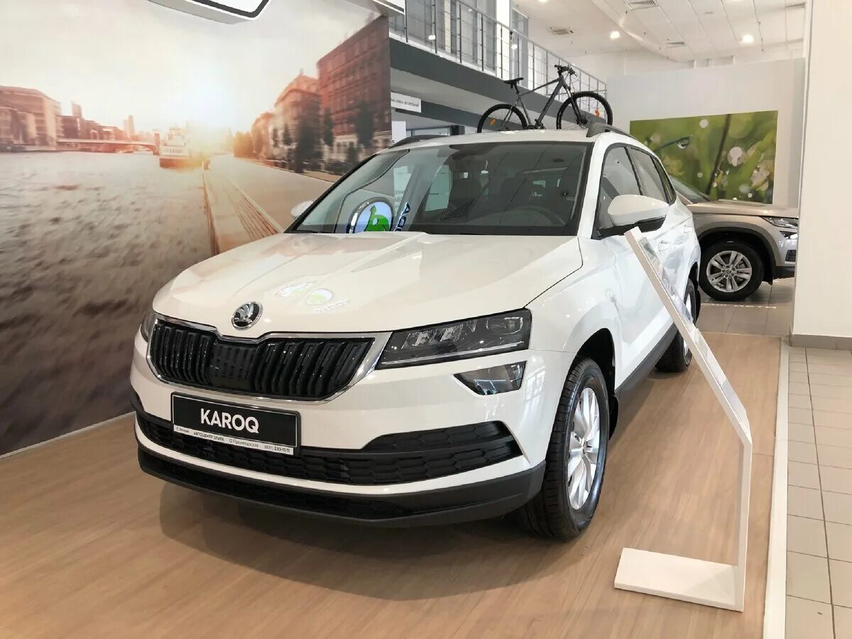 Купить шкода в москве цена. Skoda Karoq 2020. Шкода Karoq 2020. Шкода Карок 2023. Skoda Karoq Style.