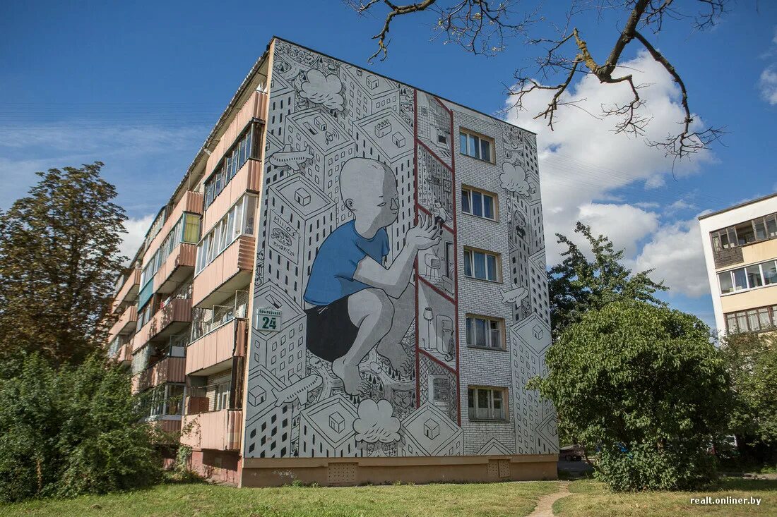 Улица граффити в минске. Октябрьская улица минск граффити. граффити на октябрьской в минске. граффити в минске 2025.