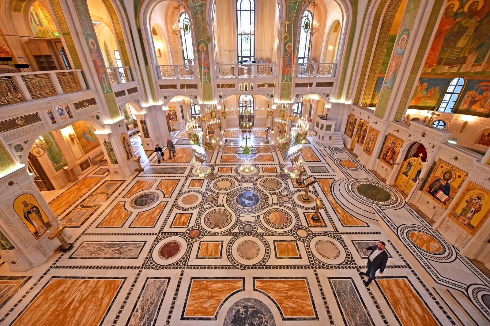 собор святой софии пуп земли. какие полы в храмах. крест на полу в храме. мозаичные полы в храме софии киевской. шартрский собор лабиринт на полу.
